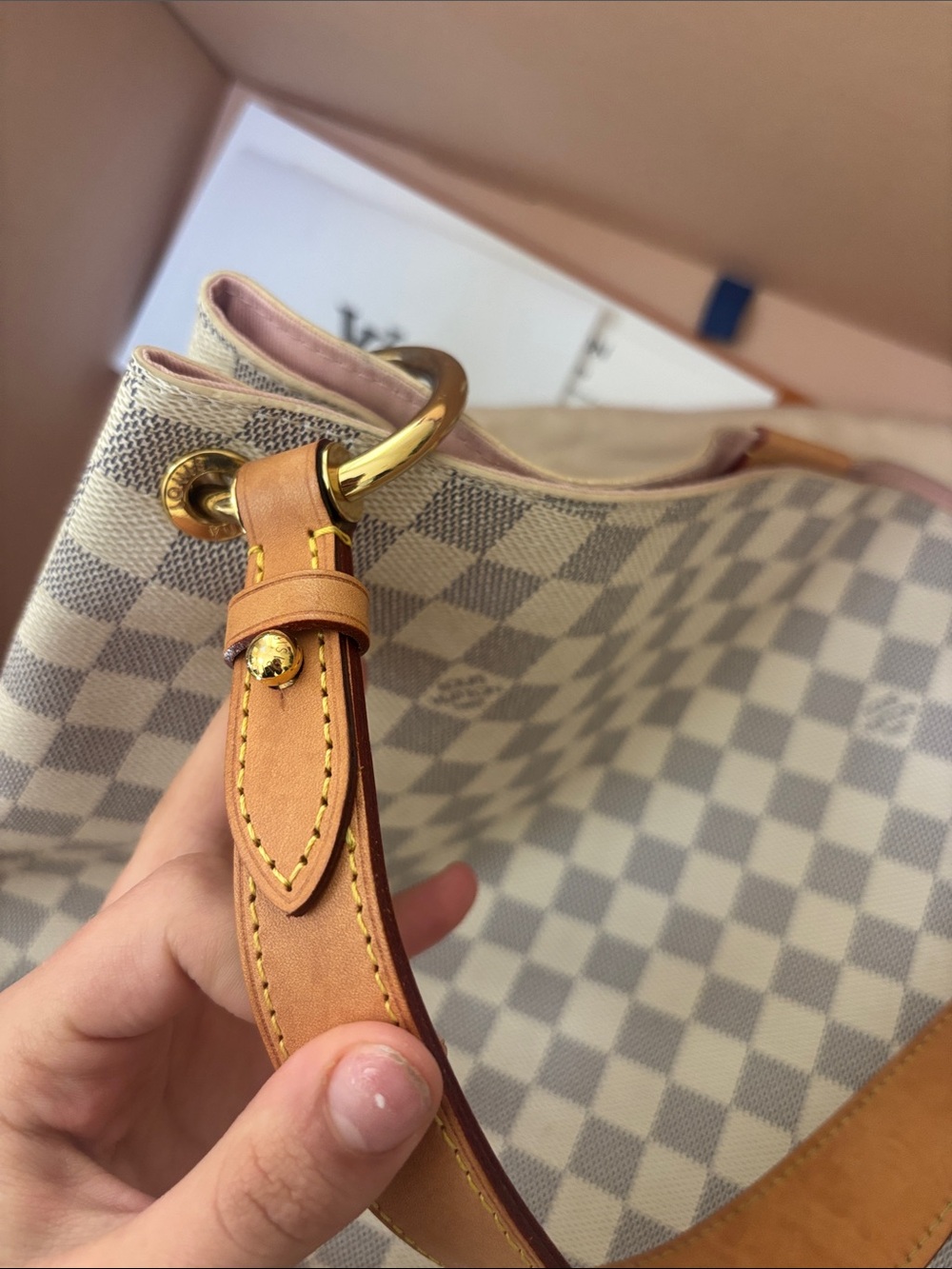 Louis Vuitton checkered tote bag - Picture 9 of 9